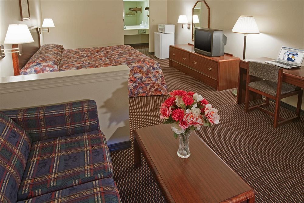 Americas Best Value Inn & Suites Слиделл Экстерьер фото