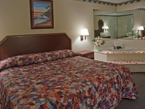 Americas Best Value Inn & Suites Слиделл Экстерьер фото